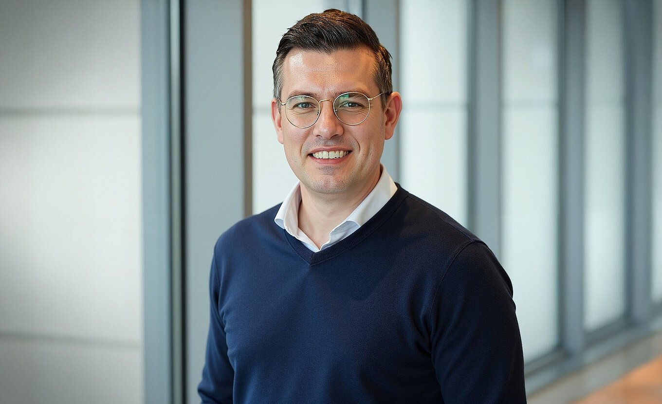 ECOVIS RTS Steuerberater aus Karlsruhe Frank Zumbach im Anzug