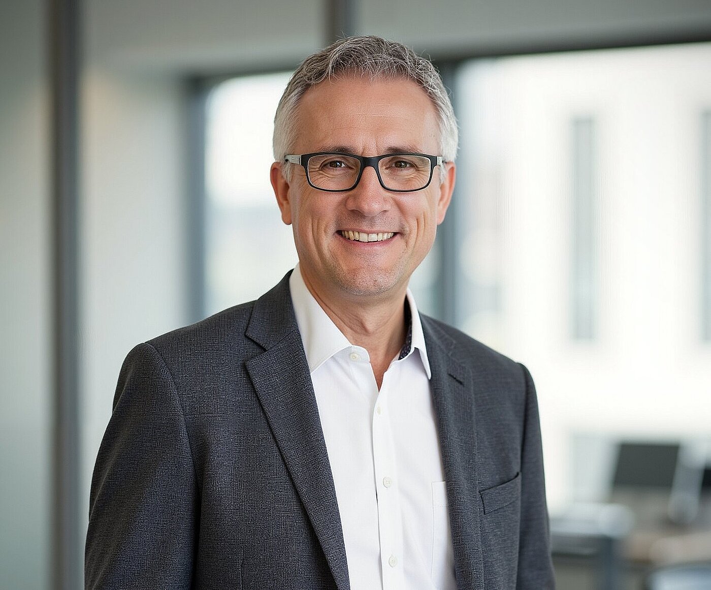 RTS Steuerberater Matthias Behnke aus Schorndorf im Anzug