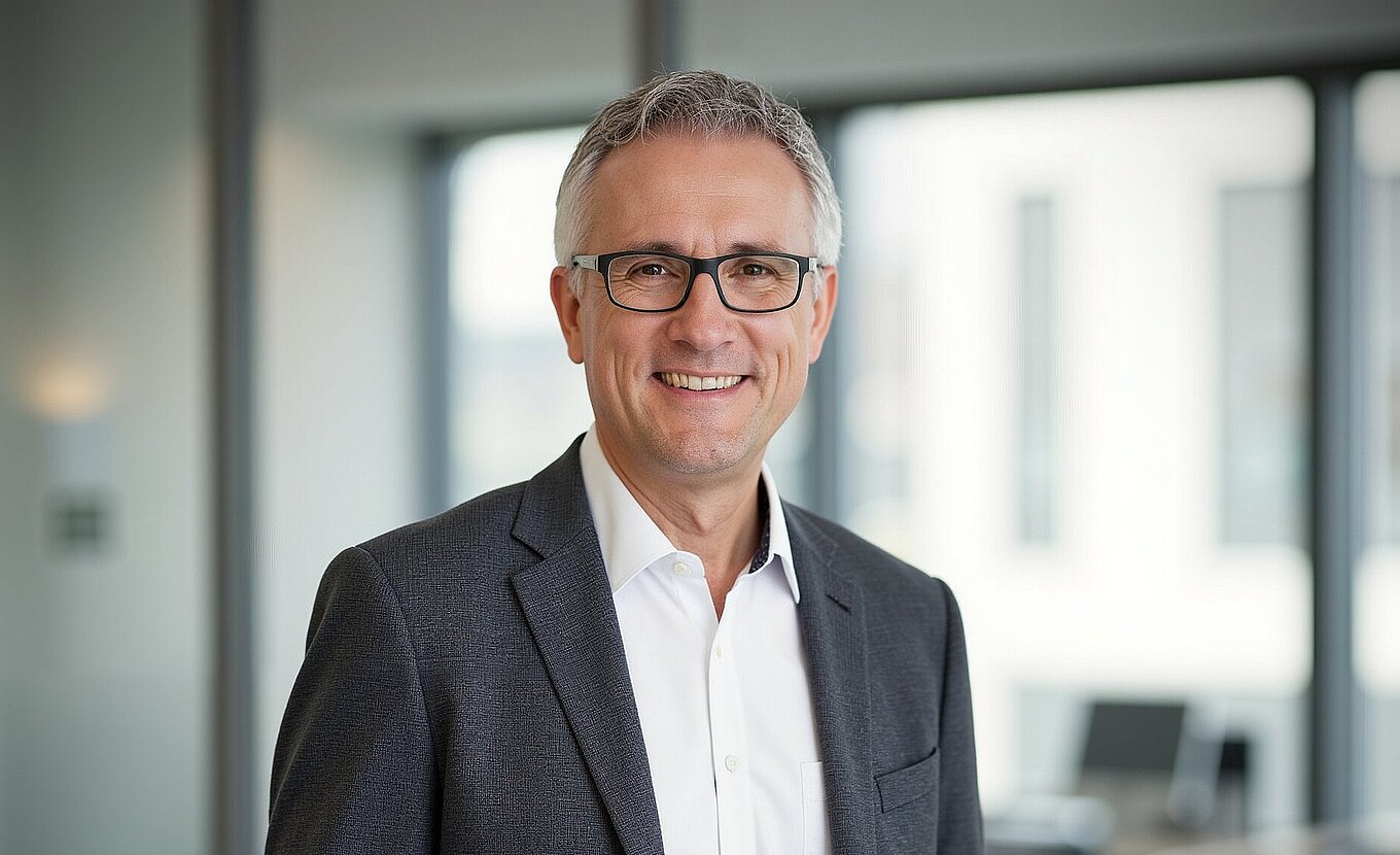 RTS Steuerberater Matthias Behnke aus Schorndorf im Anzug