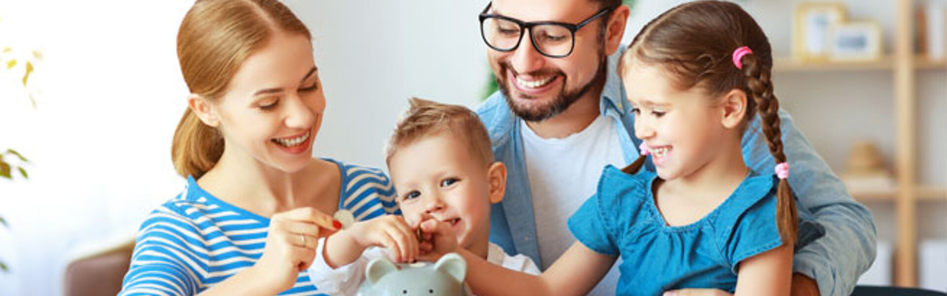 Kindergeld Neuregelung für rückwirkende Auszahlungen RTS Kindergeld Familie mit zwei Kindern