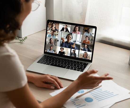 Laptop Online Meeting 