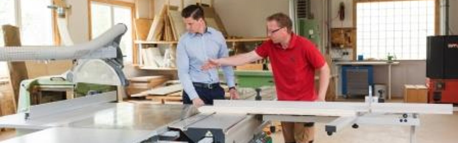 Schreinerei Matthias Kärcher Marcel Härle mit Kunde Schreiner Kärcher