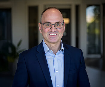 ECOVIS RTS Steuerberater Michael Paulus aus Stuttgart im Anzug