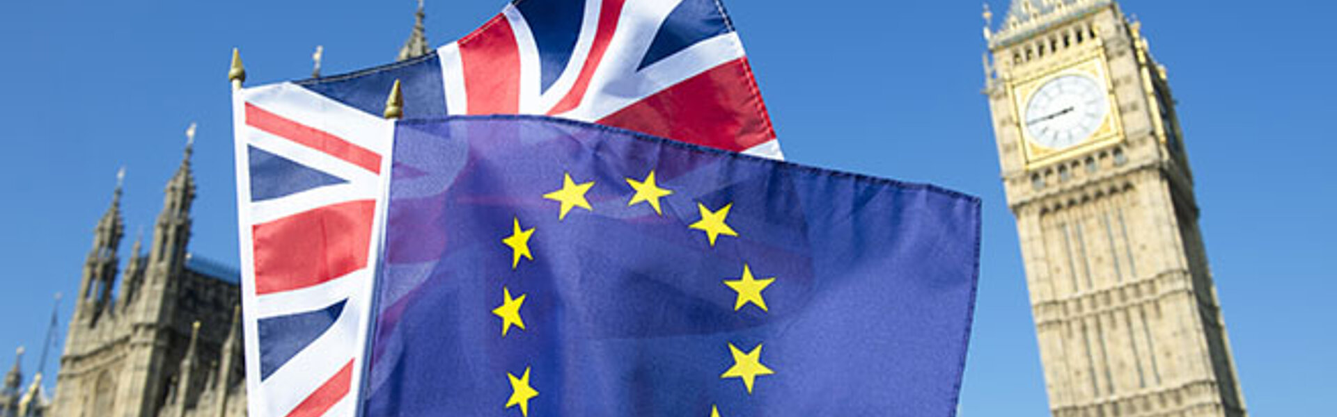 Die deutsche Limited – was geschieht mit ihr nach dem Brexit? Großbritannien Flagge und Europa Flagge im Hintergrund Big Ben