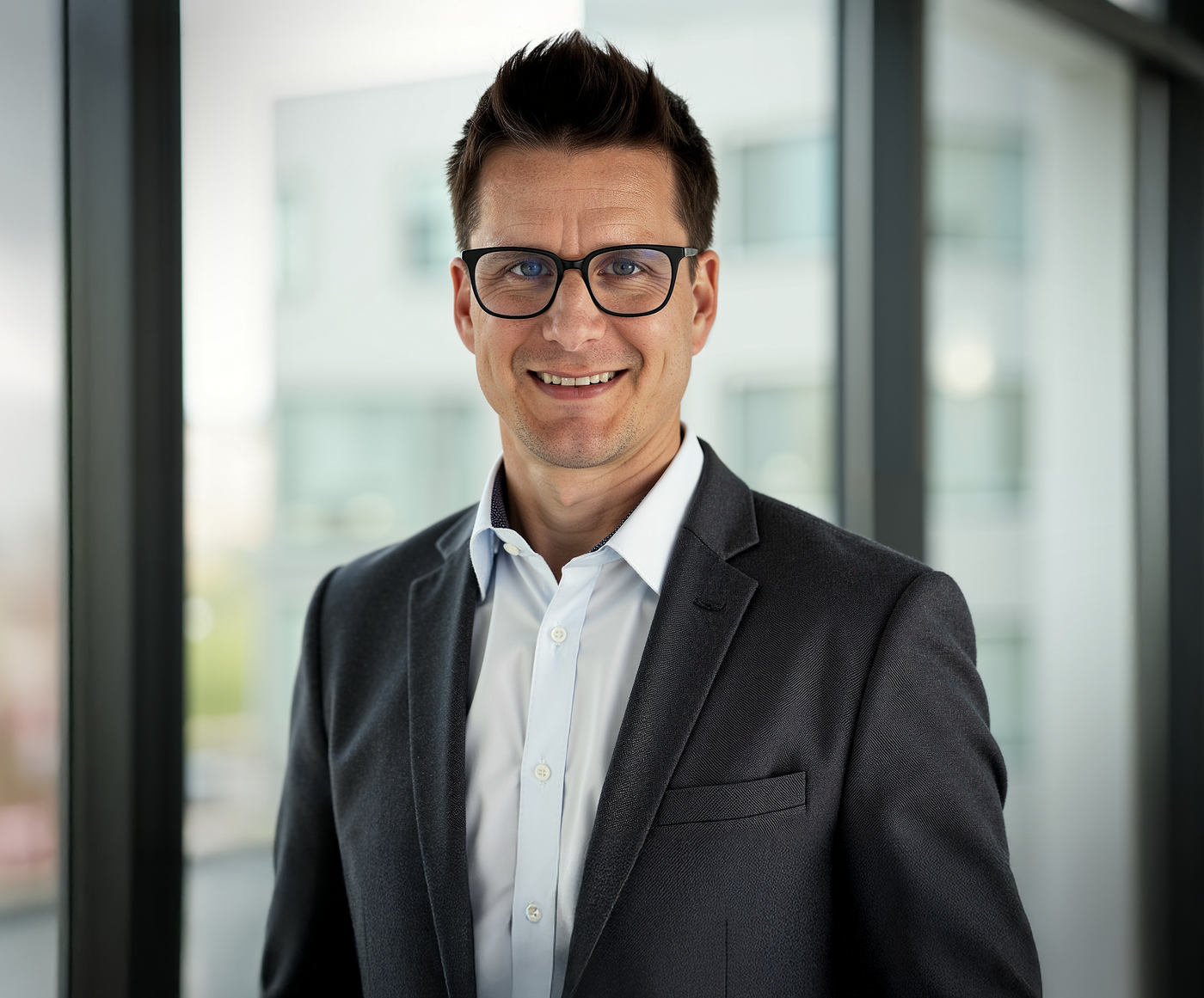 Steuerberater Marcel Härle von RTS im Anzug